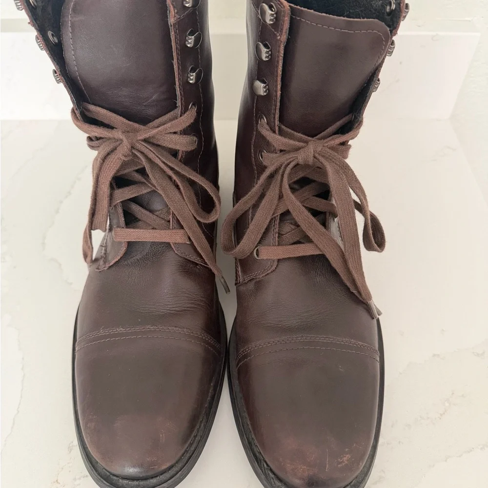 Kenneth Cole New York sturdy leather